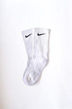 Nike Socks Aesthetic, Christmas Wishlist For Teens, Nike Blazer Outfit, White Nike Socks, Mode Indie, Socks Aesthetic, Nike Socks, Cute Nike Shoes, Cute Preppy Outfits