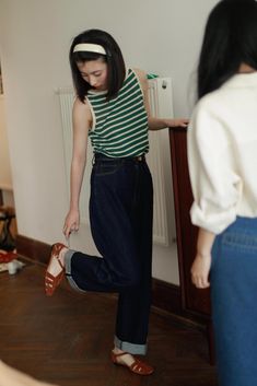 Japanese Outfits Casual Summer, Casual Loafers Outfit Summer, Pottery Outfit Aesthetic, Japanese Summer Outfits Women, Japan Summer Style, Japanese Spring Outfits, Japanese Inspired Outfits, Casual Japanese Outfits, Summer Japanese Outfits