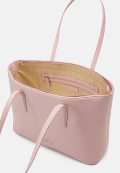 Valentino Bags SPECIAL MARTU - Handbag - cipria Pink Valentino Bag, Pink Bags Outfit, Valentino Bag, Pink Bags, Bvlgari Jewelry, Girly Bags, Pink Handbags, Bags Aesthetic, Pretty Bags