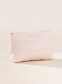 Puffy, packable, and protective, this quilted makeup bag is the perfect catch-all for your favorite beauty things and non-beauty things alike. Rare Beauty Logo, Rare Beauty Makeup, Quilted Makeup Bag, Pink Makeup Bag, Cute Makeup Bags, Lightweight Quilt, Rare Beauty, Birthday Wishlist, Beauty Logo