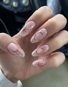 Trendy Fall Nail Designs Almond, Nail Design Alternative, Acrylic Nails With Line Designs, Almond Shaped Nail Art Designs, Boho Simple Nails, Sculpted Almond Nails, Witchy Bridal Nails, Spring Nail Simple, Acrylic Nail Designs Witchy