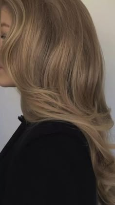 Brown Toned Blonde Hair, Sandy Blonde Hair Pale Skin, Dyed Dark Blonde Hair, Ash Blonde Aesthetic, Hair Colours For Fair Skin, Solid Dark Blonde Hair, Milky Beige Hair Color, Dark Beige Hair, Milky Tea Hair Color