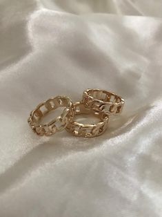 Rings Chain, Hand Jewelry Rings, Chain Ring Gold, Chain Rings, Gold Aesthetic, Cute Rings, Hand Jewelry