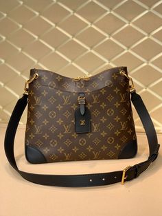 LV Odeon PM Monogram Canvas For Women Louis Vuitton Odeon Pm, Tas Lv, Louis Vuitton Odeon, Tas Bahu, Replica Louis Vuitton, Pocket Books, Handbags Louis Vuitton, Practical Bag, Lv Bags