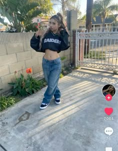 Outfit Inspo Casual Simple, Chicana Streetwear, Superstars Outfit, Zumiez Outfits, 2018 Outfits, Chicana Style, 2019 Style