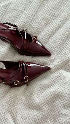 Cherry Red Shoes, Cherry Red Heels, Fall Shoes 2024, Red Sandals Outfit, Footwear Aesthetic, Cherry Shoes, Pleated Skirt Short, Burgundy Shoes, Rich Burgundy