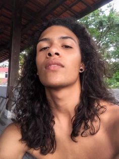 Long Curly Black Hair, Men Long Hair, Metalhead Guy, Long Curly Hair Men, Trending Hair, Tan Guys, Boys Long Hairstyles, Black Curly Hair, Long Brown Hair