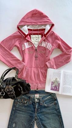 Layering Clothing Aesthetic, 2000s Fashion Inspiration, 20s Outfit, 00s Mode, Highlight Story, Cat Key, 2000s Clothes, Instagram Highlight Cover, 2000s Outfits