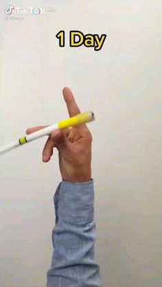 Pen Spinning Tricks Easy, Pen Flipping Tricks, How To Spin A Pencil In Your Hand, Pencil Spinning Tutorial, Pen Spinning Tutorials For Beginners, Pen Tricks Tutorial, How To Spin A Pen, Pen Spinning Tutorials, Spin Pen