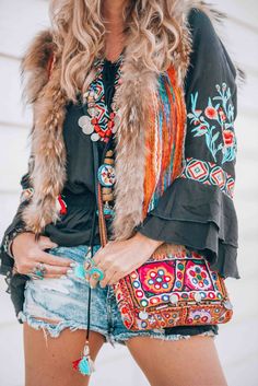 Bohemian Schick, Ibiza Style, Boho Style Outfits, Ibiza Fashion, Bohemian Lifestyle, Boho Chic Outfits, Boho Look