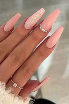 2000s Nail Art Design Acrylic Nails Art Ideas, Bright Beachy Nails, Red Acrylic Nails Simple, Light Colored Nail Ideas, Light Color Nail Ideas, Acrylic Nails White Design, Christmas Themed Nails Acrylic, Acrylic Nails Designs Coffin, Cute Coffin Nail Ideas