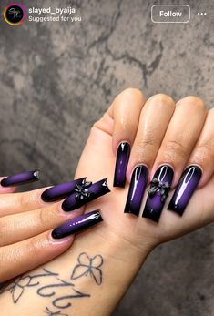 Airbrush Purple Nails, Dark Blue Baddie Nails, Gothic Simple Nails, Purple Rave Nails, Purple Black Nails Acrylic, Purple And Black Nails Ideas, Purple Latina Nails, Purple And Black Aura Nails, Airbrushed Nails Designs