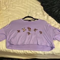 From Shein. Never Worn. So Cute. Size Medium. Lmk If Interested Lips Shirt, Tops Shein, Junior Shirts, Floral Lace Shorts, White Graphic Tee, Mesh Sleeves, Purple Butterfly, Shein Tops, Knit Tees