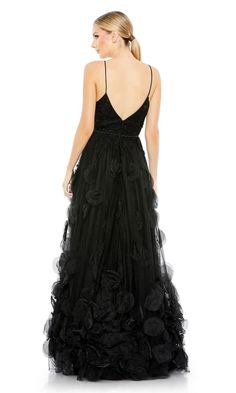 Black high low embellished a-line formal dress with sweetheart neckline. Minimalist Sandals, High Low Gown, Strapless Sweetheart Neckline, Embroidered Bodice, Chiffon Floral, Sleeveless Gown, Designer Prom Dresses, Prom Designs, Mac Duggal