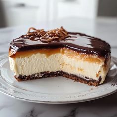 Millionaire's Cheesecake - Whisked Recipe Savory Cheesecake Recipes, Godiva Cheesecake, Millionaires Cheesecake, Cheesecake Base, Savory Cheesecake, Eclair Recipe, Chocolate Cake Recipe Moist, Caramel Filling, Christmas Meals