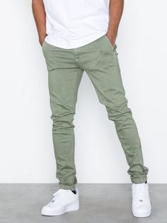 Mens Green Pants Outfit Casual, Mens Clothing Styles Casual Pants, Green Khaki Pants Outfit Men, Grey Green Outfit Man, Sage Green Mens Outfit, Men's Green Pants Outfit, Khaki Trousers Outfit Men, Jeans Pants For Men, Men Green Pants Outfit