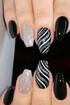 Stars Nails, Black And White Nail, Black Nails With Glitter, New Years Eve Nails, Black Nail Designs, White Nail Designs, Short Nail, Black Nail, White Nail