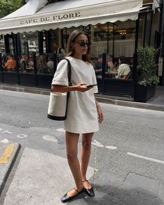 Paris August Outfit, Outfits With Black Flats, Summer Trends 2025 Fashion, Spring Shoes 2024, 2025 Summer Trends, Summer 2025 Fashion Trends, Ballet Inspired Outfit, Ballet Flat Outfits, Flats Outfit Summer