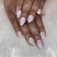 White And Gold Nail Inspo Acrylic, Gold Gel Nails, Gel Nail Design, Beauty Makeup Tips, Us Nails, Chic Nails, Gold Nails, Mani Pedi