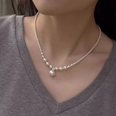 Necklace Beads Design, Beads Jewelry Ideas, Beads Necklace Ideas, Diy Necklace Designs, Elegant Pearl Jewelry, Silver Necklace Designs, Silver Pearl Jewelry, White Pearl Jewelry, Pearl Charm Necklace