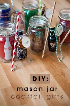 mason jar cocktail gifts with text overlay that says diy mason jar cocktail gifts