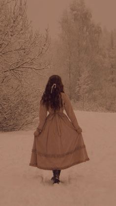 #aesthetic #winteraesthetic #wintervibes #vintage #vintageaesthetic #vintagecore #vintagestyle #vintageoutfit #redhair #cottagecore #cottagecoreaesthetic #cottagecorestyle #cottagecoreoutfit #fairy #outfit #outfitideas #aestheticoutfit #victorian #dolly #dollette #aestheticoutfit #nature #forest #aestheticvideos #janeausten} Victorian Aesthetic Women, Neo Victorian Aesthetic, Heiress Aesthetic Vintage, Cottagecore Outfits For Winter, 1800s Woman Aesthetic, Victorian Asthetic Picture, 1890 Russian Fashion, My Aesthetic Clothes, Victorian Era Fashion Aesthetic