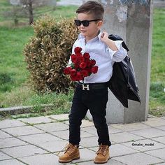 Teach them young! |#luxmen - photo: @makss_model Toddler Boy Photography, Valentines Baby Photos, Boys Valentines Outfit, Boys Dresses, Mom And Son Outfits, Luxury Baby Clothes, Boy Photo Shoot, Valentine Photo Shoot, Kids Ethnic Wear