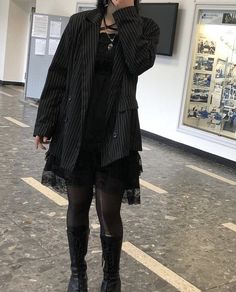 Cute Casual Goth Outfits, Punk Female Outfit, Crow Inspired Outfit, Feature Wardrobe, Trad Goth Clothes, Male Goth Fashion, Trad Goth Outfits, Goth Outfit Inspo, Goth Outfit Ideas