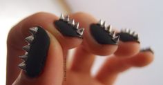 black #spiked #nails Studs And Spikes, Studded Nails, Get Nails, Black Nails, Nail Art Design, How To Do Nails, Beauty Nails, Beautiful Nails, Spring Nails