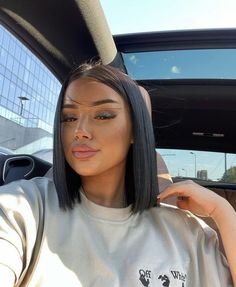 ENCHANTING SHORT HAIR CUT IDEAS FOR GIRLS - Corte de pelo corto Neck Length Hair, Short Dark Hair, Haircut And Color, Hair Color And Cut, Shoulder Length Hair, Brunette Hair, Hair Skin