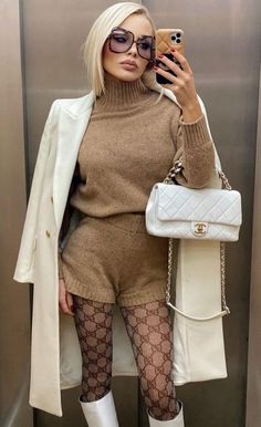 Gucci Pantyhose Outfits, White Gucci Tights, Shorts With Tights Outfit, Stocking Outfits, Boujee Fashion, Paris Mood Board, Cassie Style, Andro Fashion