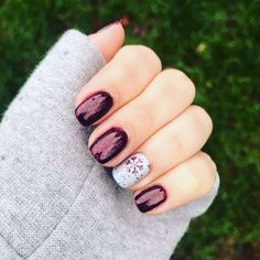 Ten Nails, Nail Colors Winter, Short Square Nails, Nail Design Inspiration, Her Nails, Snowflake Nails, Get Nails, Xmas Nails, Fancy Nails