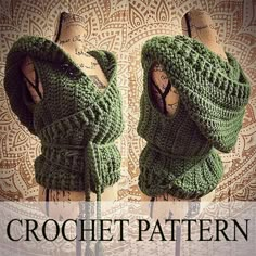 two crocheted green mittens on top of mannequins with the words crochet pattern written below them