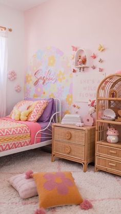 bedroom ideas - bedroom ideas for couples Girl Bedroom Themes, Wallpaper Arch, Children's Bedroom Ideas, Bedroom Ideas For Couples, Natural Kids, Kids Room Inspiration, Toddler Rooms