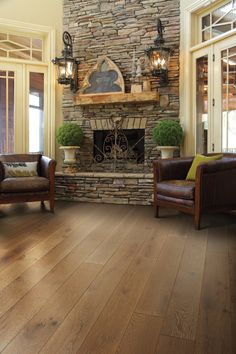 Gorgeous Farmhouse Style Living Room with Light Hardwood Flooring Engineered Hardwood Flooring Colors, Flooring Colors, Wood Floor Bathroom, Tile Floor Living Room, Oak Engineered Hardwood, Kitchen Vinyl, Small Fireplace, Kitchen Rustic, Luxury Floor