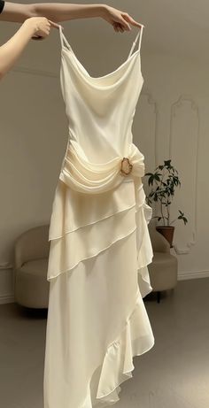 Evening Dress Long, Long Party Dress, Mode Chanel, 파티 드레스, Prom Dress Inspiration, Elegante Casual, White Chiffon, Grad Dresses, Mermaid Evening Dresses