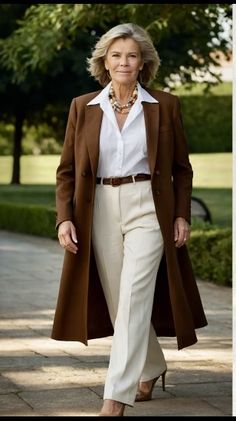 Middle Age Women Fashion, Fashion Over 60 Aging Gracefully Classy, Elegant Smart Casual, Fashion For Women Over 60 Outfits, Over 60 Outfits, Middle Aged Women Fashion, Glam Casual, Fashion Over Fifty