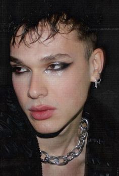 Edgy Makeup Grunge, Punk Makeup Men, Makeup Edgy, Androgynous Makeup, Type Of Makeup, Punk Makeup