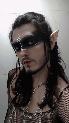 Elfo da noite fantasia masculina halloween elf bruxo mago gnomo feiticeiro Dark Fairy Costume Men, Druid Makeup Men, Wizard Makeup Men, Warlock Costume Mens Diy, Male Elf Makeup, Fairy Male Outfits, Dark Elf Halloween Costume, Dark Makeup Looks Halloween, Men Fairy Costume