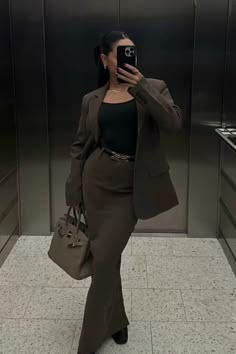 Cute Professional Outfits, Elegance Dress, Lawyer Outfit, Luxury Photography, Professional Outfits Women, Business Outfits Women, Elegant Outfits, Corporate Outfits