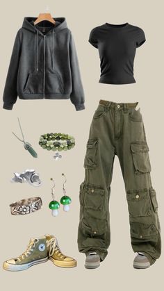 This literally my everyday outfit, I love the green converse so much and the olive green color in general. Colorful Converse Outfit, Cargo Pants Girl, Olive Green Cargo Pants Outfit, Olive Cargo Pants Outfit, Green Converse Outfit, Cargo Pants Outfit Aesthetic, Olive Pants Outfit, Olive Green Pants Outfit, Green Cargo Pants Outfit