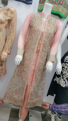 Red Carpet Affair, Traditional Blouse Designs, Simple Kurti Designs, Womens Trendy Dresses, Stylish Short Dresses, Long Kurti Designs, Girls Frock Design, Dress Design Patterns