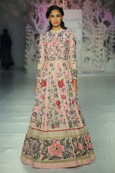 Mughals Fashion, Threadwork Lehenga, Pakistan Bride, Afghani Dresses, Tarun Tahiliani, Pink Maxi, Festive Wear