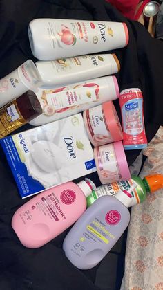 Bathroom essentials MUST HAVESS Bath And Body Care, Skin Care Routine Steps, Birthday List, Body Skin Care Routine, Bathroom Essentials, Smell Good, Body Skin