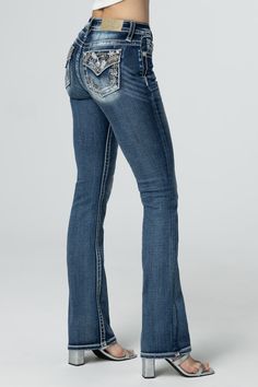 Bootcut Jeans Outfit, Mid Rise Bootcut Jeans, Flair Jeans, Dark Wash Bootcut Jeans, White Leaves, 7th Grade, Body Dress, Dolce E Gabbana, High Rise Denim