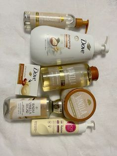 #vanilla #vanillabodywash Scent Combos Vanilla, Body Hygiene Vanilla, Vanilla Shower Routine, Shower Products, Body Smells, Pretty Skin Care