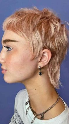 Summer Short Hair, Mocha Hair, Colors For Spring, Pixie Haircut For Thick Hair, Blonde Pixie Haircut, Edgy Short Hair, Punk Hair, Blonde Pixie Cuts, Best Short Haircuts