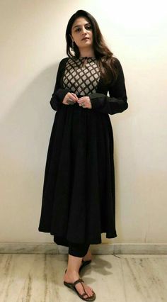 Black Dress Indian Simple, Black Kurti Ideas, Black Kurthi Models Latest, Simple Black Kurti Designs, Black Churidar Designs, Black Kurta Designs Women, Black Kurti Outfit, Black Georgette Kurti, Black Kurti Design