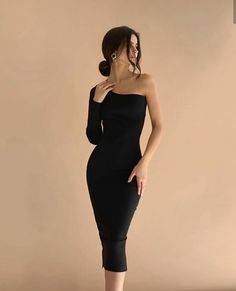 Posing In Dresses Photography, Modeling Poses In Dress, Sophisticated Poses, Studio Poses For Women Dress, Elegant Dresses Photoshoot, Fashion Photography Poses In Dress, Elegant Editorial Photoshoot, Elegant Model Poses, Black Dress Photo Ideas