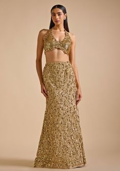 Gold Mermaid Embroidered Skirt set Prevasu - Fabilicious Fashion Minimalist Lehenga Designs, Simple Dress For Wedding Guest Indian, Sequin Indian Outfit, Mermaid Skirt Lehenga, Gold Embellished Lehenga, Mermaid Style Lehenga, Sangeet Bridal Outfit, Mermaid Lengha, Fitted Lehenga